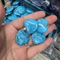 High-quality 25mm turquoise heart-shaped stone pendant with natural black vein patterns - 25*6mm / Blue Turquoise