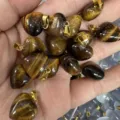 16mm Herz Tigerauge Stein Anhänger mit goldenen Ösen für DIY Schmuck - 16x9mm / Tigerauge