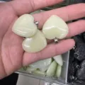 25mm pale green natural stone heart-shaped crystal pendant with polished metal clasp - 25*6mm / Luminous Stone