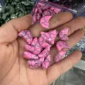 Set van 20mm roze maanvormige synthetische kristalstenen met zwarte adertextuur voor knutselen - 20x6mm / Roze Turkoois