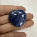 Handpolierter Naturstein in Herzform in Blau, ideal für Dekoration und Geschenke - 20x6mm / Blauer Aventurin