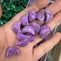 20mm paarse halve maan natuursteen hangers met zwarte nerven voor sieraden maken - 20x6mm / Paars turkoois met zwarte aders