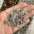 Piccole perle di pietra naturale grigia a forma di cuore per gioielli fai-da-te - Labradorite Grigia