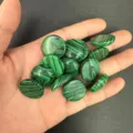 Cabochon rotondo in pietra sintetica malachite verde per la creazione di gioielli DIY - 20*6mm / Turchese Pavone