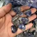 Pierre naturelle bleue polie de 20 mm en forme de cœur pour cadeau et décoration maison - Pierre en Vrac 20mm*6mm / Pierre à Veines Bleues