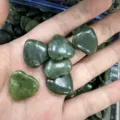 Pierre naturelle verte polie en forme de cœur de 20 mm pour décoration - Pierre en Vrac 20mm*6mm / Jade du Sud