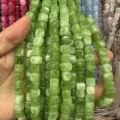 Primo piano di perle in pietra naturale quadrata verde chiaro da 8mm per gioielli - 8mm (circa 45 pezzi) / Colore Giada Limone Trattata