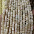 Nahaufnahme von natürlichen Perlmutt-Muschelperlen für DIY-Schmuckherstellung - 3mm (Ca. 38cm/Strang) / Hellkaffee Muschel