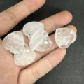 Facettierte Herzanhänger aus weißem Naturkristall 20mm für die DIY-Schmuckherstellung - Ca. 20*6mm / Weiß Kristall
