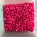 Detailansicht von rosa birnenförmigen 5x7mm Cabochons für DIY-Schmuckzubehör. - 5X7mm / Rosenrote Jade