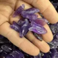 Handgeschnitzter Amethyst Kristall Naturstein Fischform Anhänger für DIY Schmuckherstellung - 10 Stück/Packung (22x12x6mm) / Amethyst
