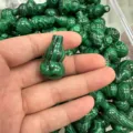 Natürlicher grüner Malachit Steinanhänger in Flaschenkürbisform für DIY Halsketten - Ca. 18*30mm / Malachit-Stein