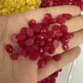 Pietra cabochon ovale rossa sfaccettata premium per creazione gioielli e DIY art - Giada Rossa Ottimizzata