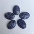 Natürliche ovale blaue Sodalith-Stein Cabochons für die handgefertigte Schmuckherstellung - 6*8mm / 10er Pack / Blaupunktstein