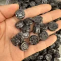 14mm beidseitig geschnitzte Rosenperlen aus grauem Naturstein für die Schmuckherstellung - Rosenstil (0001) / 14mm / Larvikit