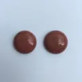 Set mit zwei funkelnden Goldsandstein Cabochons rund für DIY Schmuckherstellung Projekte - 6mm / Goldfluss