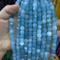 Perles cubes en pierre naturelle bleu clair facettées de 10mm - 10mm (Environ 32 Perles/Fil) / Jade Bleu Optimisé