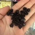 Black 3D carved shell powder rose beads with horizontal holes for DIY jewelry making - Approx 6mm / Black