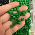 Green 3D mini rose-shaped resin beads for DIY hair accessories and jewelry making projects - Approx 6mm / Green (18)