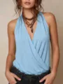 Top smanicato con scollo all'americana azzurro in dettaglio, capo moda estivo aderente. - Taglia S / Blu