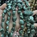 Perles d'imitation baroques irrégulières vert sarcelle pour la création de bijoux DIY - Env. 20 mm (env. 20 perles par fil) / Vert malachite