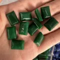 Cabochons en pierre naturelle verte rectangulaire polie pour la création de bijoux - 10*14mm / Jade Malais