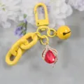 Llavero amarillo con colgante de cristal en forma de gota roja, bonito diseño de cadena gruesa. - Estilo 1