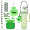 Set accessori per tazza Stanley portachiavi in peluche verde copertura di paglia ciondolo - Verde B