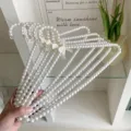 Decoratieve witte parel kledinghangers met strik elegante parel hangers voor kledingkast - 40 cm wit