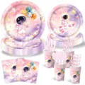Rosa Astronaut Party Geschirr Set, Einweg Pappteller Becher Servietten für Weltall Geburtstag. - 8-teiliges Komplettset / 90 Stück pro Packung