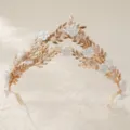 Goldene blumige Braut Tiara Haarkamm, Vintage Hochzeits Haarschmuck mit weissen Blumen. - Gold