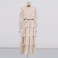 Robe longue vintage élégante à volants avec broderie en dentelle et belle ceinture chic - L / Kaki