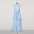 Hellblaue ärmellose Maxikleid mit Stehkragen, Lochspitze und Taillenband für Sommer. - S / Blau