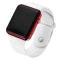 Quadratische LED Digitaluhr mit rotem Metallgehäuse und weißem Silikonarmband für den Alltag. - Rotes Gehäuse Weißes Armband