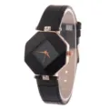 Damen Quarzuhr mit schwarzem facettiertem Kristallzifferblatt und Lederarmband. - Schwarz