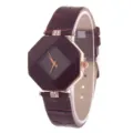 Damen Mode facettierte Zifferblatt Quarzuhr mit violettem Lederarmband und Strasssteinen. - Lila