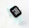 Quadratische LED Digitaluhr für Herren und Jugendliche, stilvolles hellblaues Silikonarmband. - Silbergehäuse Hellblaues Zifferblatt