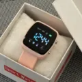 Roze LED digitale sporthorloge voor dames en studenten met vierkant elektronisch scherm. - Roze