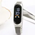 Montre bracelet intelligente numérique LED argentée avec bracelet milanais aimanté arc-en-ciel. - Argent