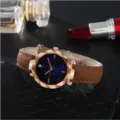 Damenuhr Sternenhimmel Quarz Roségold geometrische Lünette braunes Lederarmband Uhr - Braun Blaues Gesicht