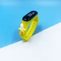 Gelbe süße Banane elektronische Kinder Sportuhr, LED Touchscreen Silikonarmband Variante. - Banane / Gelb