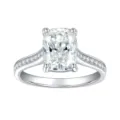 Eleganten 925 Silber Ring mit Kissen Schliff Moissanit und funkelnden Zirkonia Steinen. - US 6.5