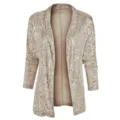 Vue en gros plan texture detail de la veste cardigan pailletee ouverte pour femme. - S / Hauts / Champagne