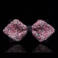 Vista dettagliata del papillon scintillante con strass per bambini, elegante accessorio festa. - Rosa