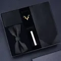 Heren formele zwarte dassenset met vlinderstrik pochet broche en dasclip geschenkdoos - KH5A8007-15 handgeknoopt model