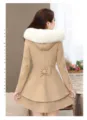 Manteau femme hiver laine vue dos, capuche col fausse fourrure, élégant nœud coupe cintré. - S / Kaki