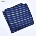 Klassieke donkerblauwe pochet voor heren met blauwe en paarse strepen voor formele pakken. - Gestreepte Borstzakdoek (X8006)