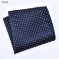 Gedetailleerd overzicht van donkerblauwe pochet met wit stippenpatroon voor heren. - Gestreepte Borstzakdoek (X8009)