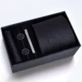 Conjunto de corbata de negocio para hombre vista detallada con pañuelo a juego. - Caja de Esponja Hecho a Mano Rayas Negras