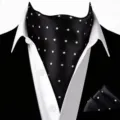 Zwarte heren ascot stropdas en pochet set met witte stippen voor formele pakken. - D2X9006